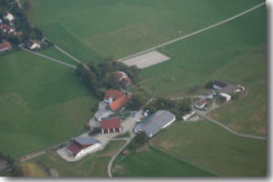 Luftbild vom Pferdehof Kaufbeuren aus NW